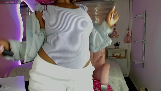 Snapshot of aleja17_xxx chatting on 09/24/25, 07:50 aleja17 xxx online show from 09/24/25, 07:50