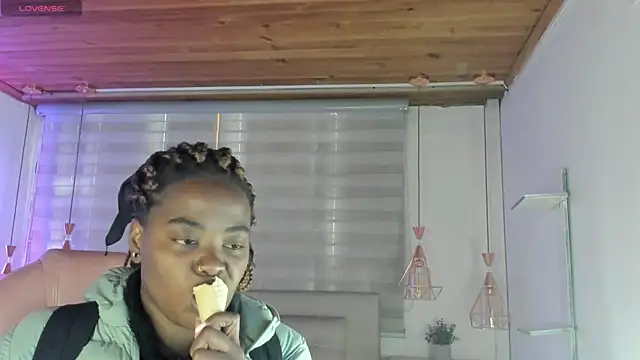 Snapshot of aleja17_xxx chatting on 09/29/25, 07:51 aleja17 xxx online show from 09/29/25, 07:51