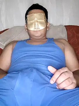 Efrain2090 online show from 11/07/25, 07:08