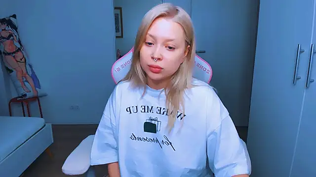 MonaLauu online show from 12/05/24, 09:50