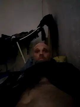 Snapshot of Ladyshaker82 chatting on 02/26/25, 05:31 Ladyshaker82 online show from 02/26/25, 05:31