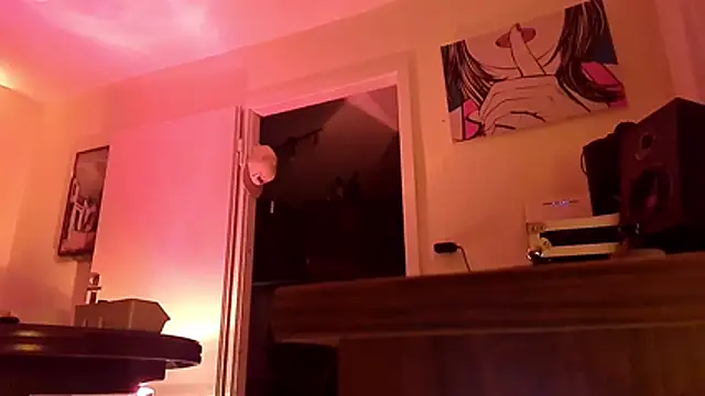 Snapshot of Ladyshaker82 chatting on 11/02/25, 06:05 Ladyshaker82 online show from 11/02/25, 06:05