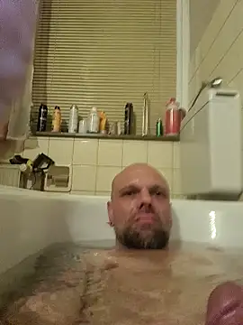 Ladyshaker82 online show from 04/16/26, 12:00