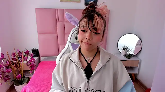 Snapshot of katalina_garcia chatting on 02/15/26, 04:03 katalina garcia online show from 02/15/26, 04:03