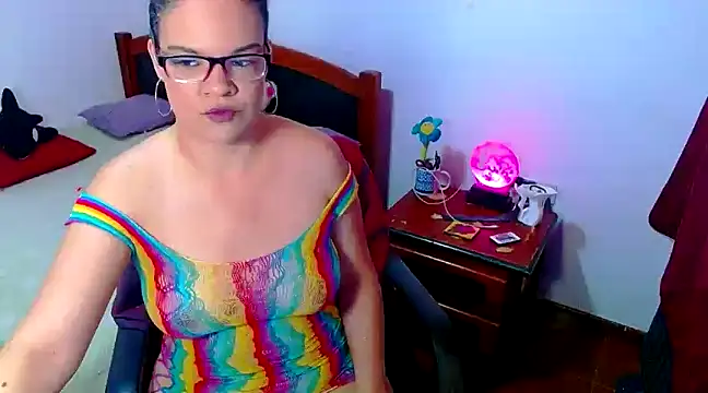 Snapshot of luchiana_hott21 chatting on 03/01/25, 04:44 luchiana hott21 online show from 03/01/25, 04:44