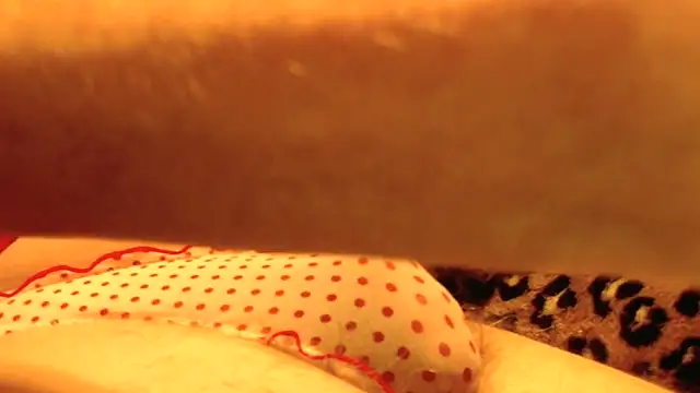 Snapshot of rockhead1971 chatting on 12/25/24, 04:22 rockhead1971 online show from 12/25/24, 04:22