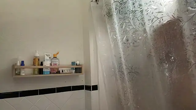 Snapshot of dreamyriri chatting on 02/18/26, 09:44 dreamyriri online show from 02/18/26, 09:44