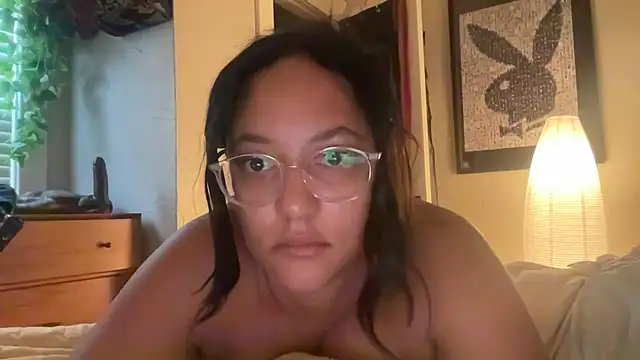 Snapshot of dreamyriri chatting on 02/24/26, 03:32 dreamyriri online show from 02/24/26, 03:32