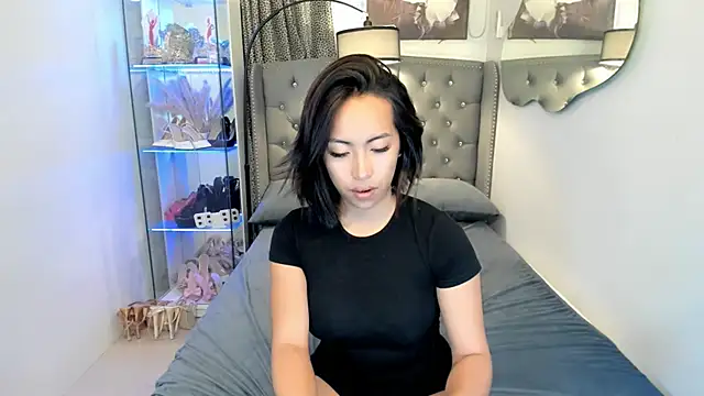 reighnempress online show from 01/12/26, 04:29