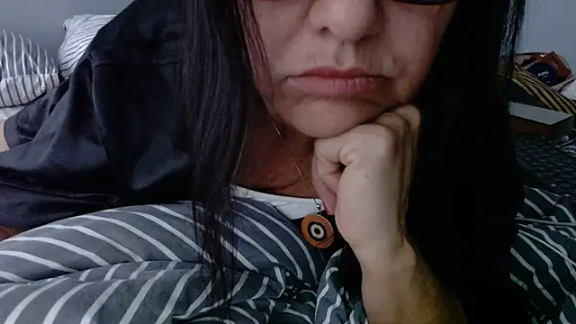 Linda1975 online show from 06/16/26, 06:27