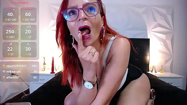 Snapshot of Miss_ellien chatting on 02/01/25, 05:26 Miss ellien online show from 02/01/25, 05:26