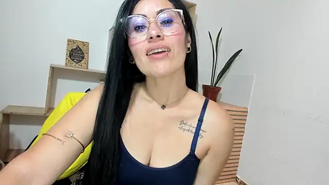 Snapshot of Tania_mature chatting on 05/29/26, 07:01 Tania mature online show from 05/29/26, 07:01