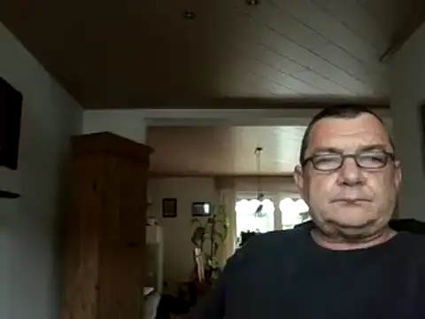 Snapshot of Nobbie444 chatting on 05/11/26, 12:22 Nobbie444 online show from 05/11/26, 12:22