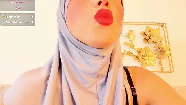 Snapshot of hanajameela chatting on 09/12/25, 11:43 hanajameela online show from 09/12/25, 11:43