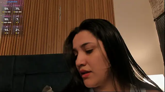 Snapshot of Kareena_chopra chatting on 04/23/26, 12:15 Kareena chopra online show from 04/23/26, 12:15