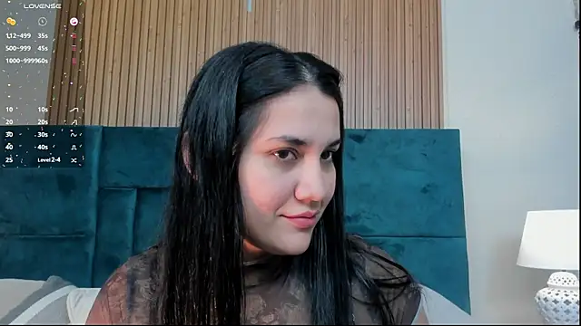 Snapshot of Kareena_chopra chatting on 05/28/26, 12:35 Kareena chopra online show from 05/28/26, 12:35