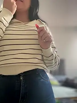 Alyaa s online show from 10/13/25, 08:31