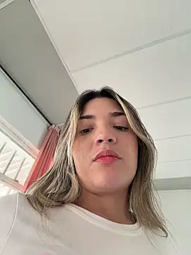 Snapshot of Sarita-candy chatting on 04/23/26, 04:09 Sarita-candy online show from 04/23/26, 04:09