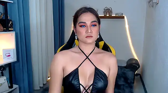 Snapshot of MarieLoveGlamorous chatting on 12/11/24, 05:37 MarieLoveGlamorous online show from 12/11/24, 05:37