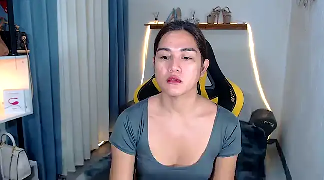 Snapshot of MarieLoveGlamorous chatting on 01/14/25, 12:22 MarieLoveGlamorous online show from 01/14/25, 12:22