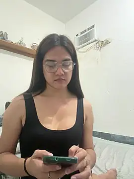Snapshot of MarieLoveGlamorous chatting on 01/30/25, 02:25 MarieLoveGlamorous online show from 01/30/25, 02:25