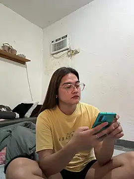 Snapshot of MarieLoveGlamorous chatting on 02/19/26, 02:24 MarieLoveGlamorous online show from 02/19/26, 02:24