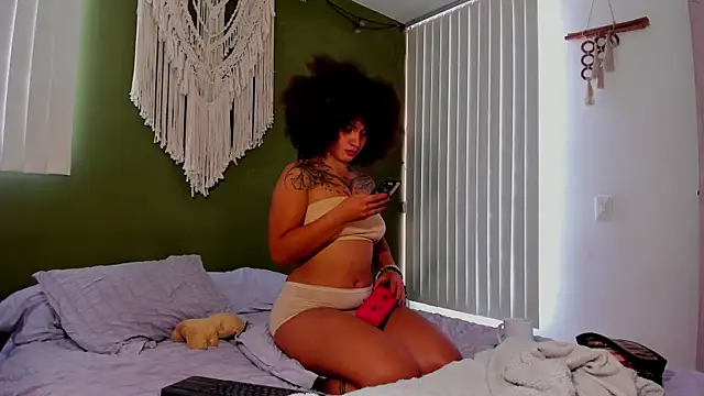 karlye 5 online show from 12/19/25, 06:59