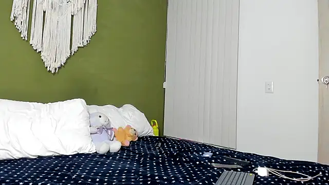 karlye 5 online show from 04/19/26, 01:49