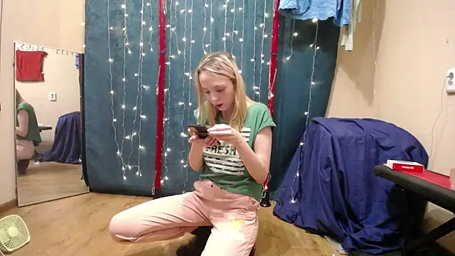 Snapshot of all_shades_dreams chatting on 02/20/25, 05:40 all shades dreams online show from 02/20/25, 05:40