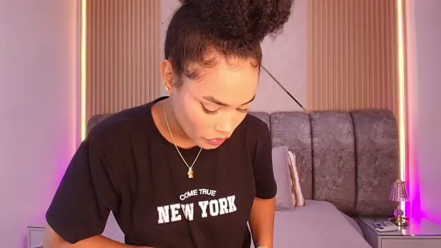 naia blessed online show from 04/07/26, 07:14