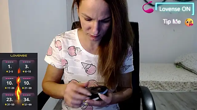 Snapshot of Masha-Mashenka1 chatting on 01/10/25, 08:04 Masha-Mashenka1 online show from 01/10/25, 08:04