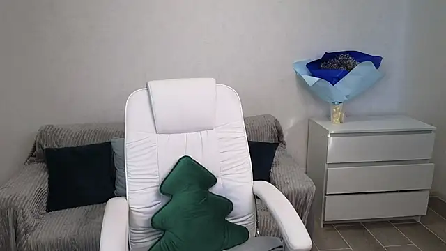 EvaMaddison online show from 02/13/25, 07:45