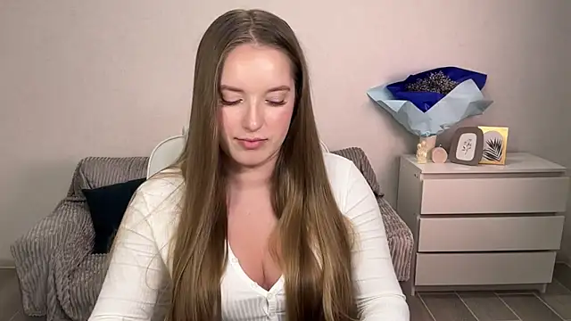 EvaMaddison online show from 10/08/25, 08:17