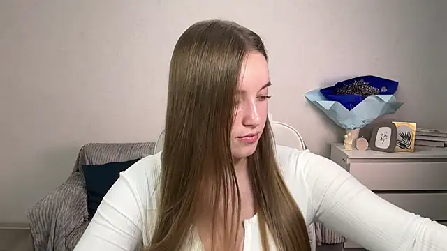 EvaMaddison online show from 10/15/25, 06:52