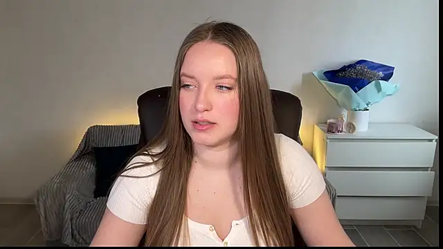 EvaMaddison online show from 04/11/26, 07:45