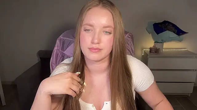 EvaMaddison online show from 07/15/26, 08:36