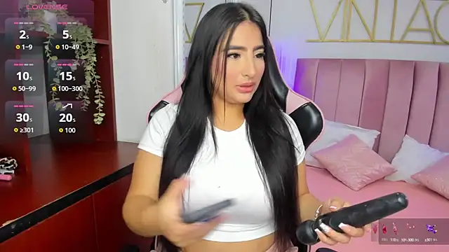 amy-thomson1 online show from 09/12/25, 11:54