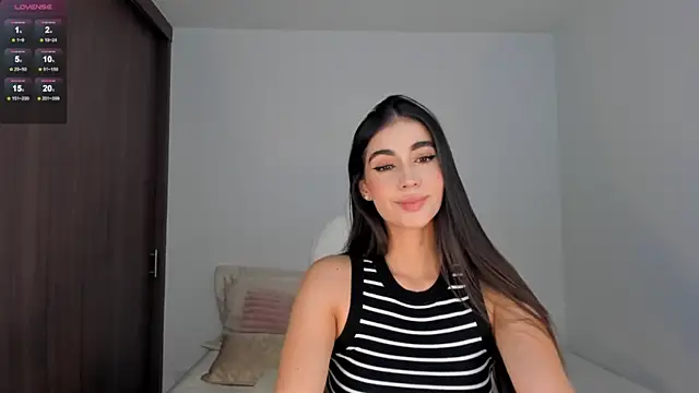 Snapshot of RebeccaBaxter chatting on 12/04/24, 02:20 RebeccaBaxter online show from 12/04/24, 02:20