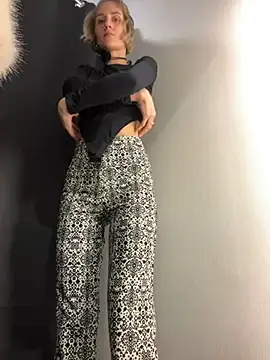 Feral berry 8133 online show from 12/09/24, 10:54