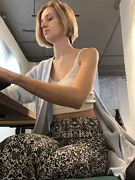 Feral berry 8133 online show from 01/07/25, 08:13