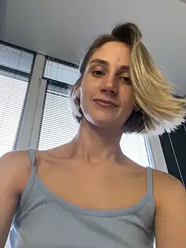 Feral berry 8133 online show from 02/02/25, 12:24