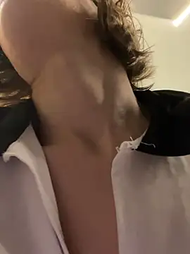 Feral berry 8133 online show from 02/19/25, 07:48