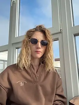 Feral berry 8133 online show from 09/17/25, 05:53