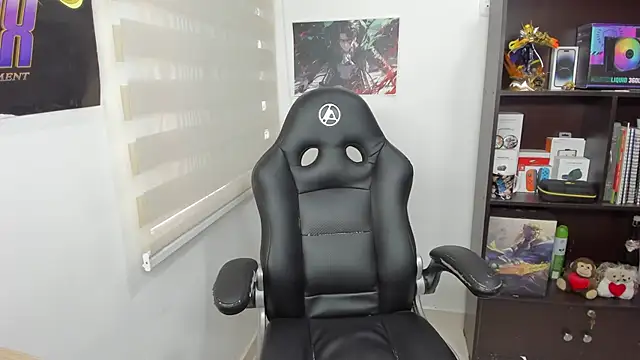 Snapshot of SIXXTOLOVE18 chatting on 03/13/25, 07:06 SIXXTOLOVE18 online show from 03/13/25, 07:06