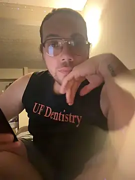 Snapshot of lucasgalacticman chatting on 10/13/25, 03:28 lucasgalacticman online show from 10/13/25, 03:28