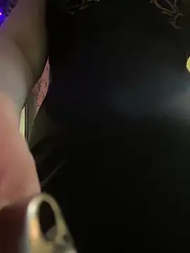 Snapshot of Mistimoon chatting on 03/15/25, 06:03 Mistimoon online show from 03/15/25, 06:03