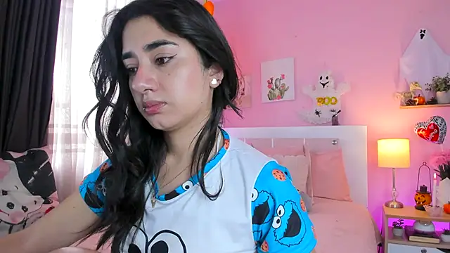 annadu011 online show from 10/16/25, 03:13