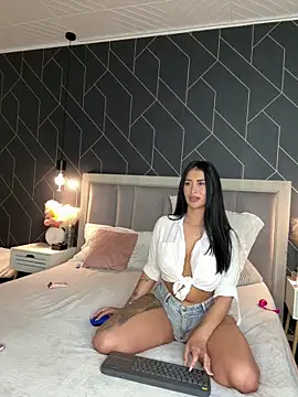 EmyLaveau online show from 03/15/25, 05:52