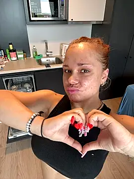 Snapshot of PennyPrincess chatting on 10/15/25, 09:09 PennyPrincess online show from 10/15/25, 09:09