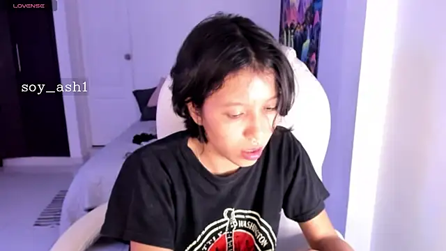 Snapshot of Ashlleycam_ chatting on 12/05/24, 01:25 Ashlleycam online show from 12/05/24, 01:25